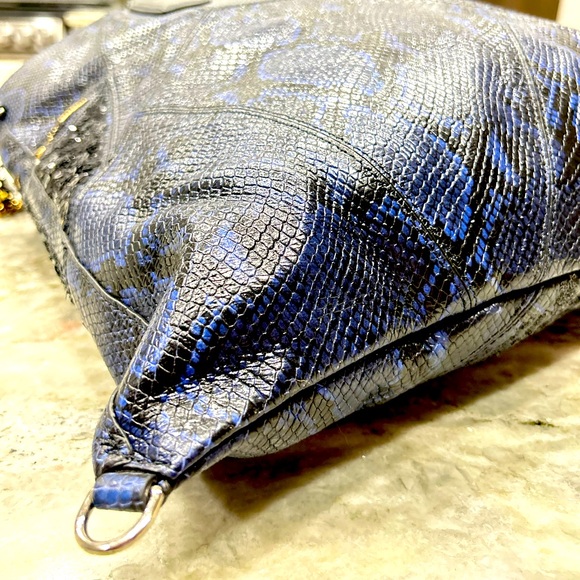 Marc Jacobs Authentic Large Blue/Black Python Embossed Leather Embellished Tote - Picture 9 of 15